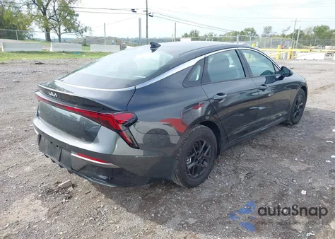 2025 Kia K5 Lxs z USA, uszkodzony, nr VIN KNAG24J78S5377500